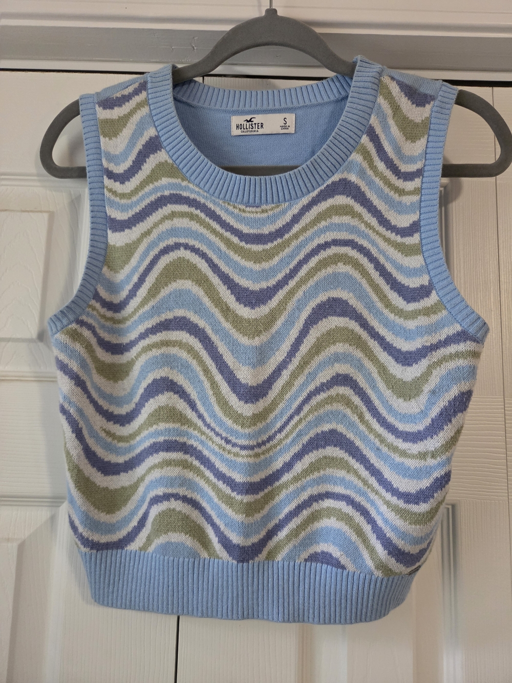 Hollister Light Blue Multicolor Wave Knit Sleeveless Sweater Vest